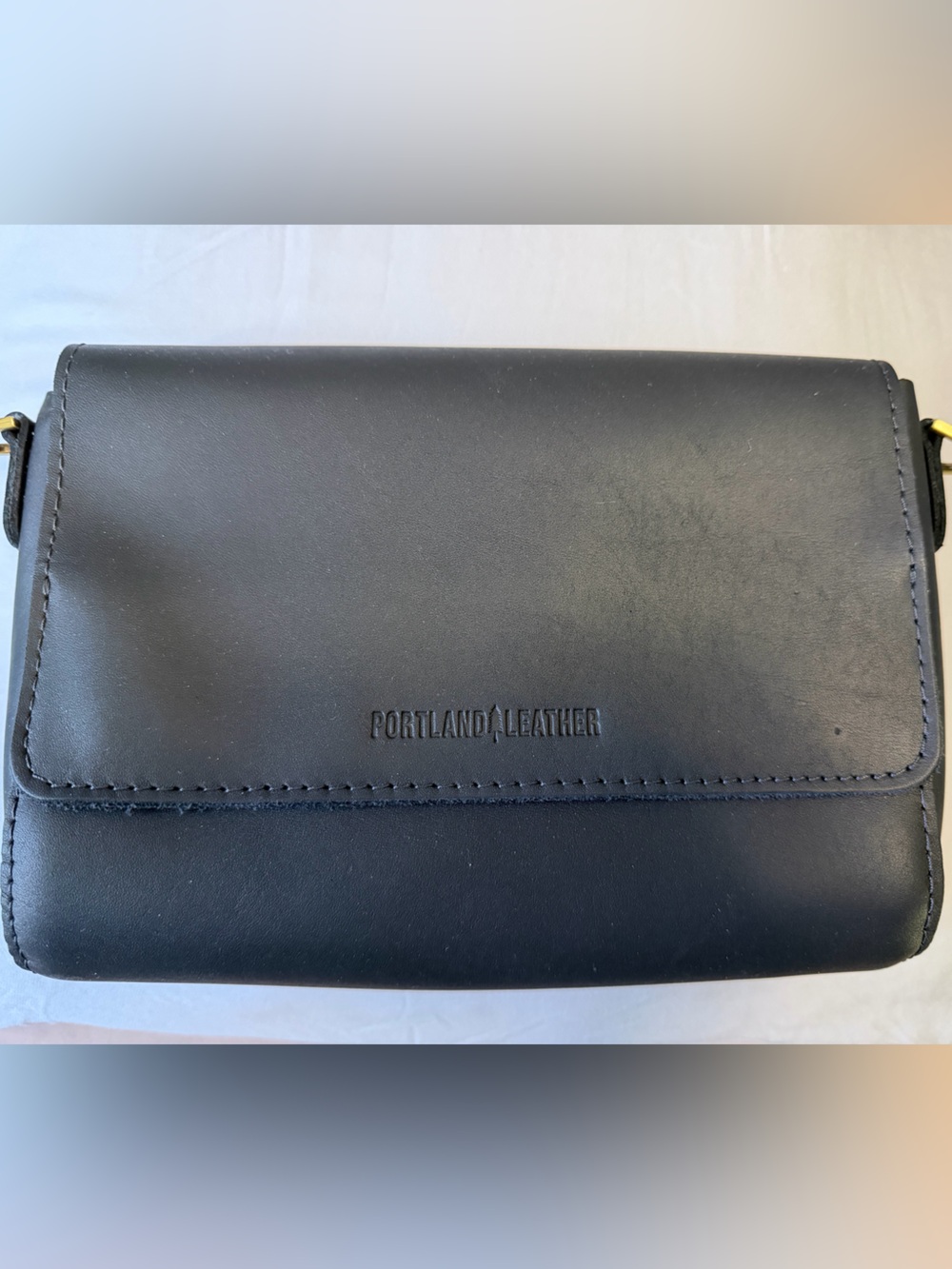 BNNU Portland Leather Medium Metro Crossbody